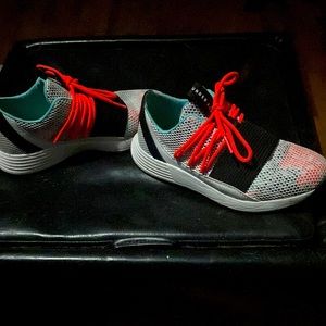 Under Armour Women’s Size 6.5